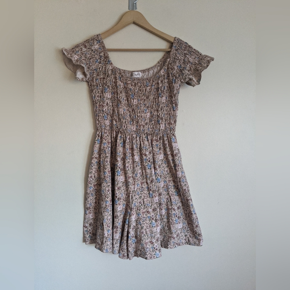 One Step Up Floral Romper Large - Picture 3 of 7